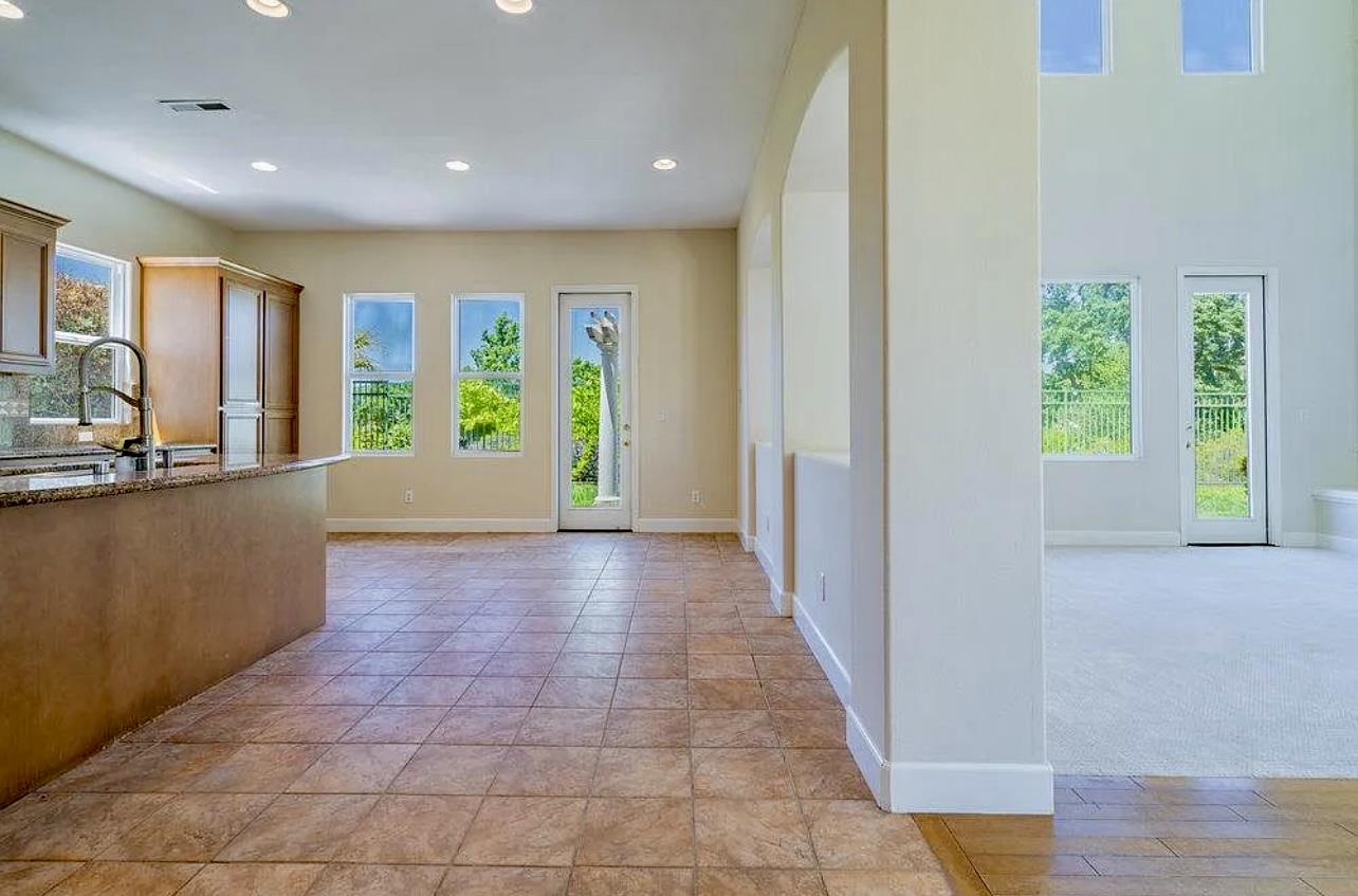 Detail Gallery Image 23 of 77 For 2520 Club Dr, Gilroy,  CA 95020 - 5 Beds | 2 Baths