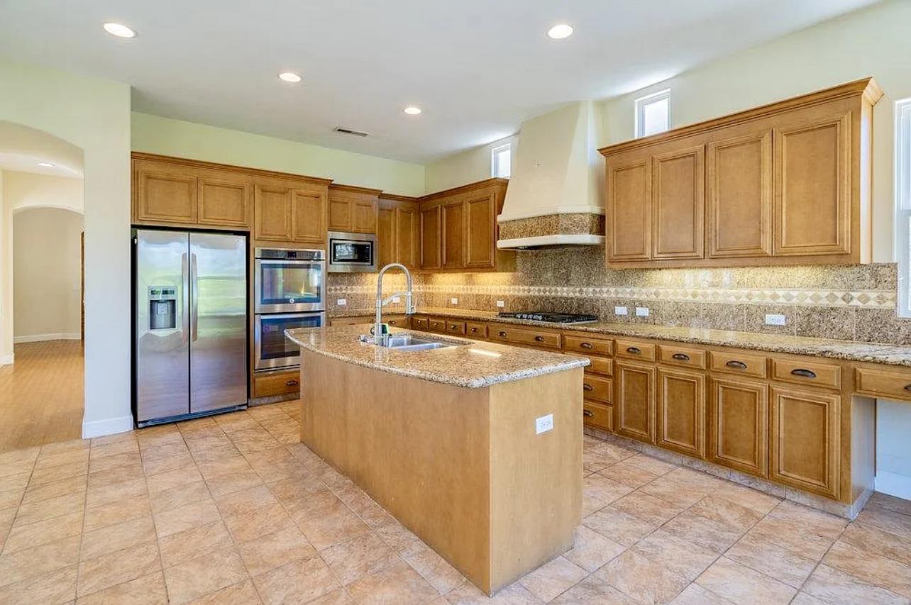 Detail Gallery Image 27 of 77 For 2520 Club Dr, Gilroy,  CA 95020 - 5 Beds | 2 Baths