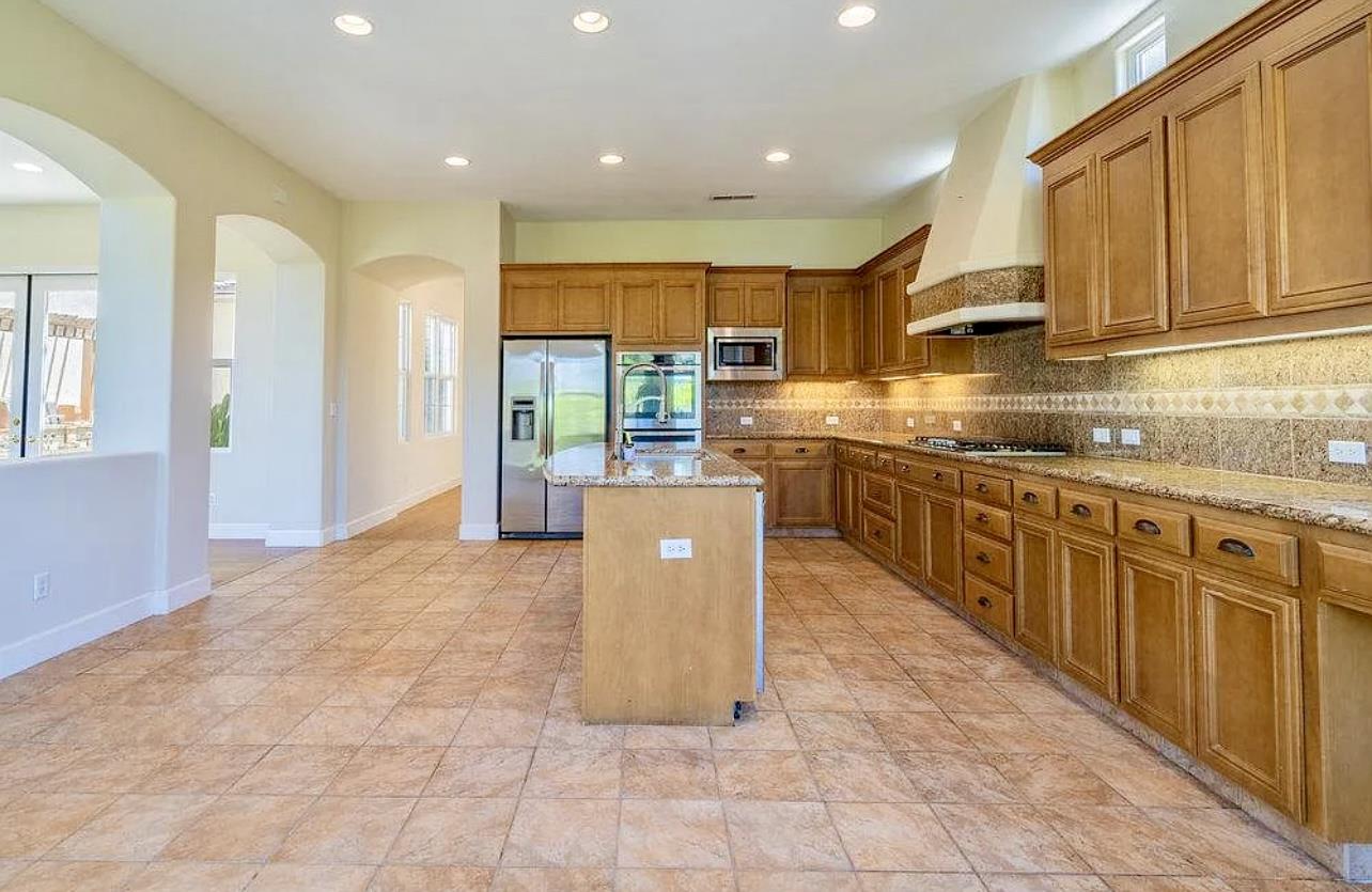 Detail Gallery Image 29 of 77 For 2520 Club Dr, Gilroy,  CA 95020 - 5 Beds | 2 Baths