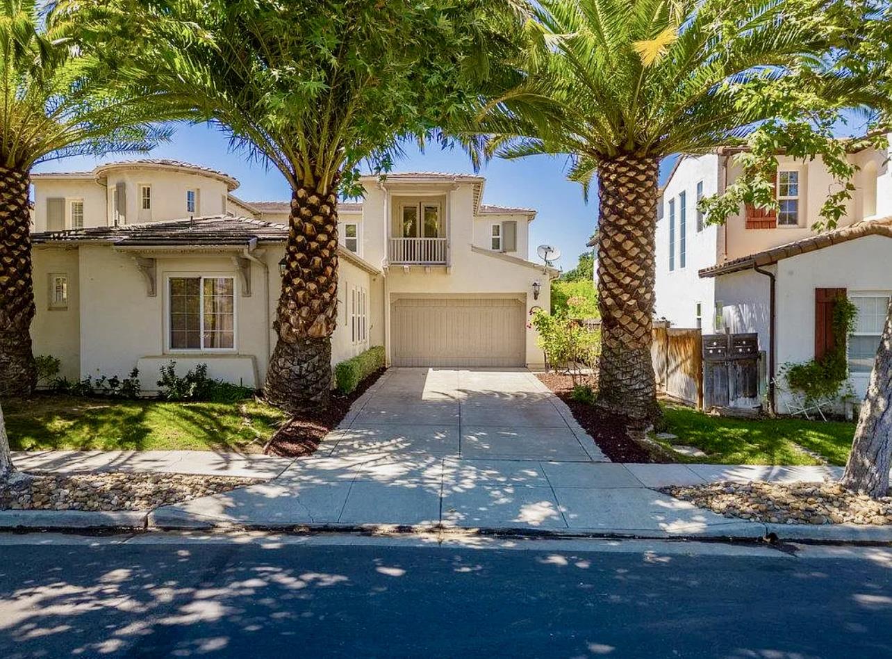Detail Gallery Image 3 of 77 For 2520 Club Dr, Gilroy,  CA 95020 - 5 Beds | 2 Baths