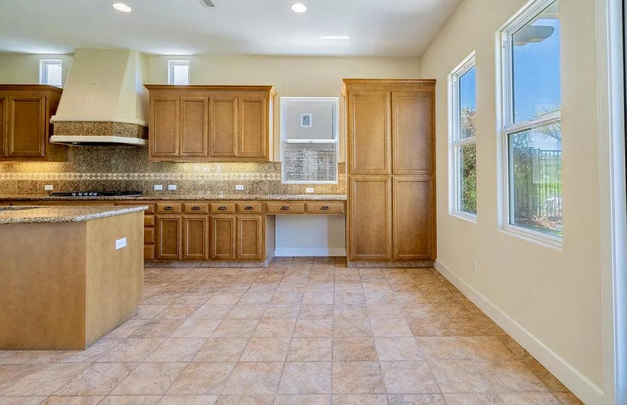 Detail Gallery Image 31 of 77 For 2520 Club Dr, Gilroy,  CA 95020 - 5 Beds | 2 Baths