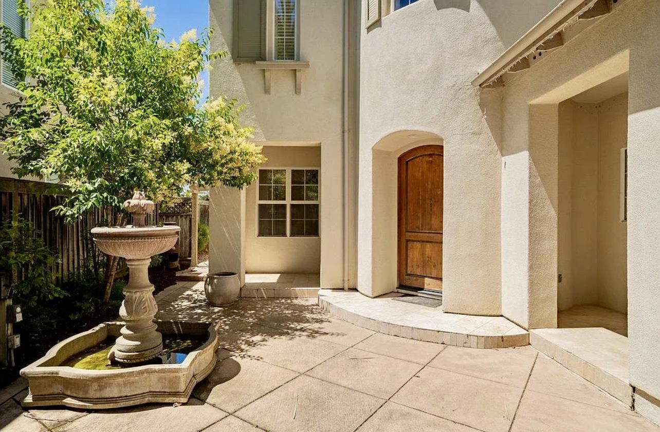 Detail Gallery Image 5 of 77 For 2520 Club Dr, Gilroy,  CA 95020 - 5 Beds | 2 Baths