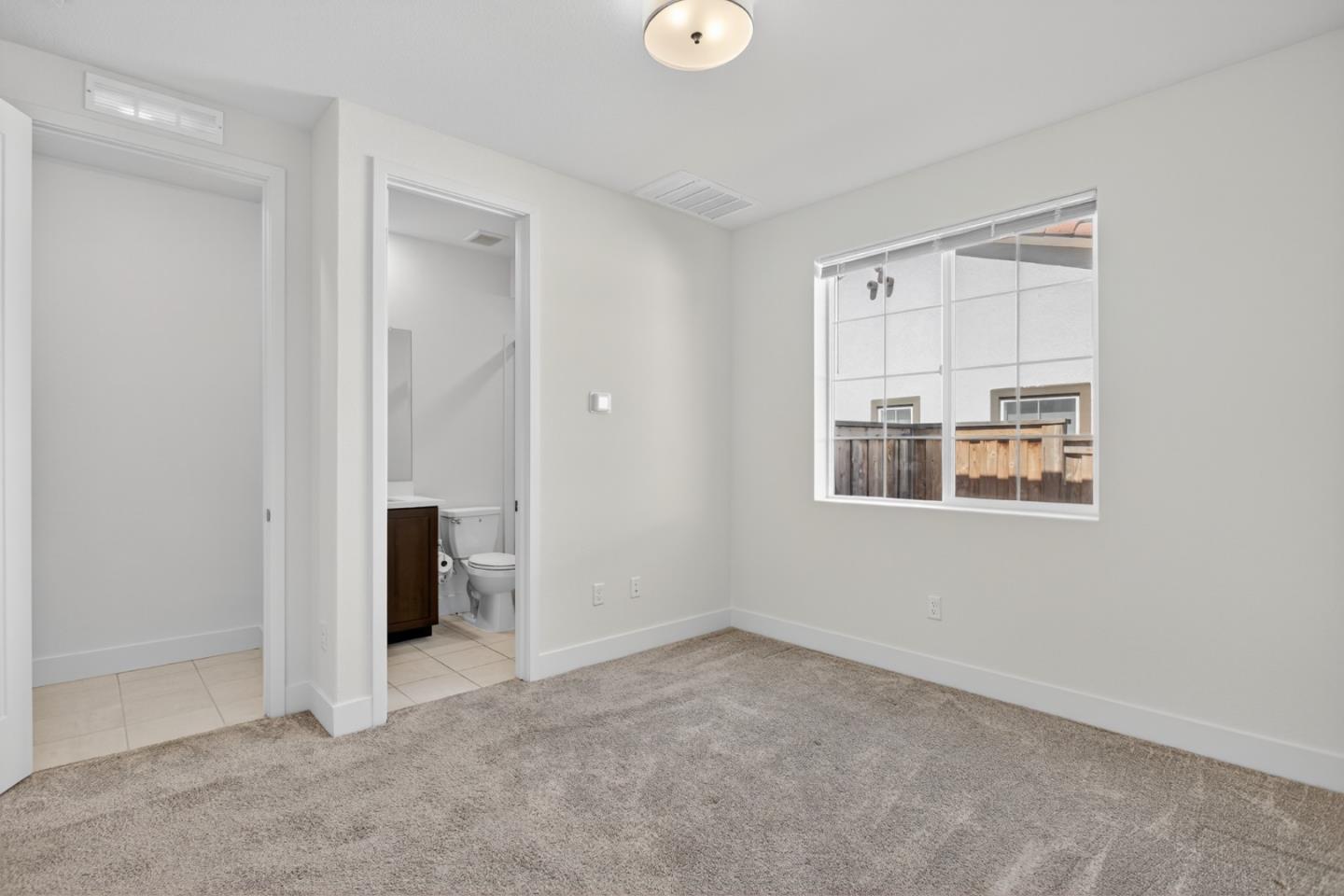 Detail Gallery Image 12 of 72 For 6640 Silverleaf Ct, Tracy,  CA 95377 - 5 Beds | 3/1 Baths
