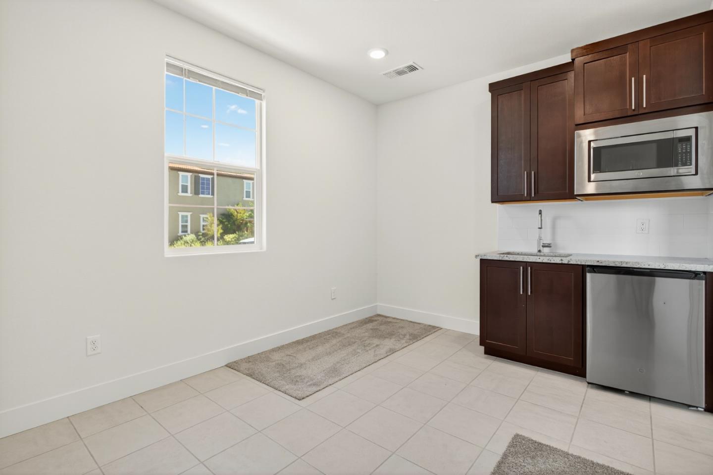 Detail Gallery Image 18 of 72 For 6640 Silverleaf Ct, Tracy,  CA 95377 - 5 Beds | 3/1 Baths