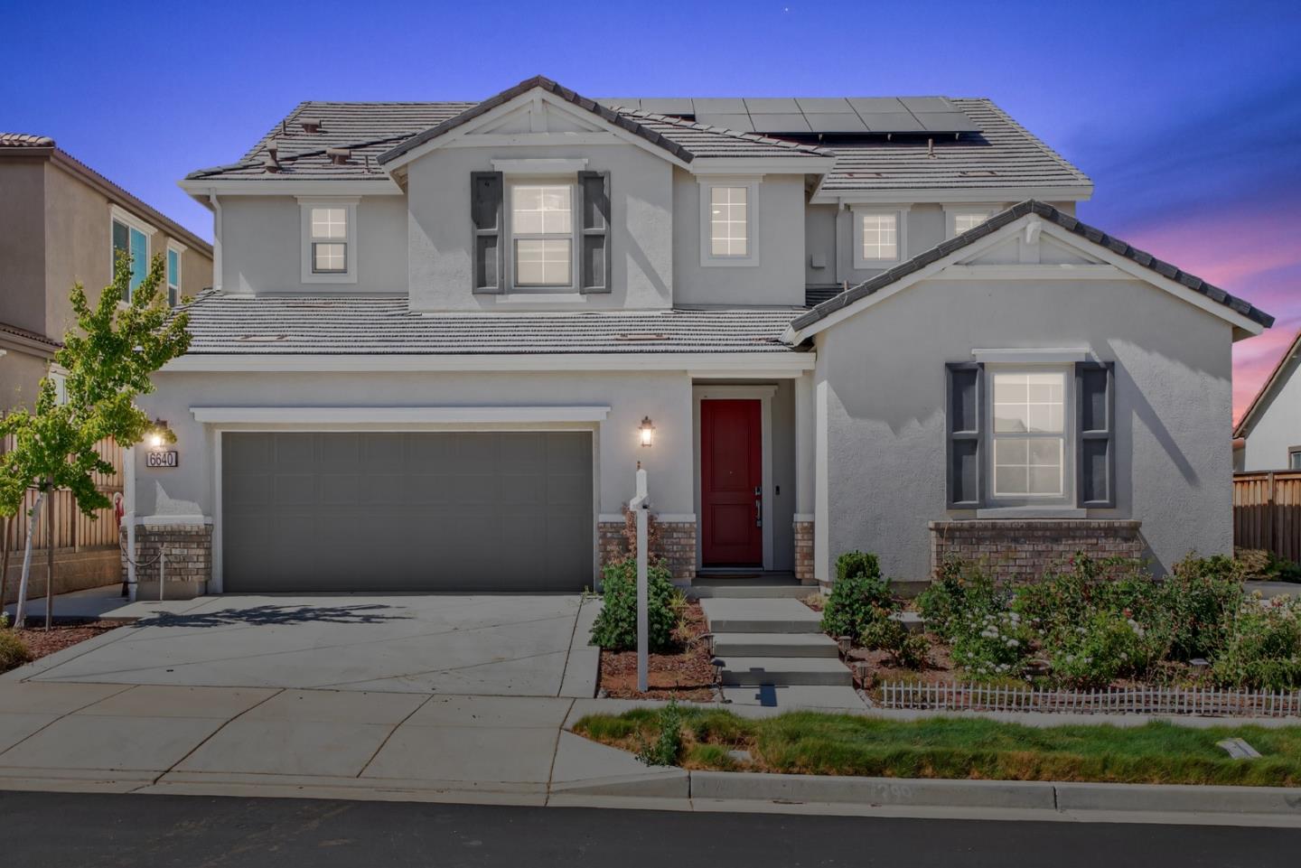 Detail Gallery Image 2 of 72 For 6640 Silverleaf Ct, Tracy,  CA 95377 - 5 Beds | 3/1 Baths