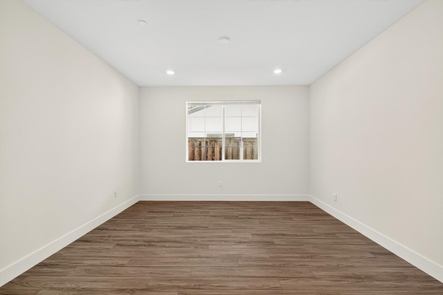 Detail Gallery Image 21 of 72 For 6640 Silverleaf Ct, Tracy,  CA 95377 - 5 Beds | 3/1 Baths
