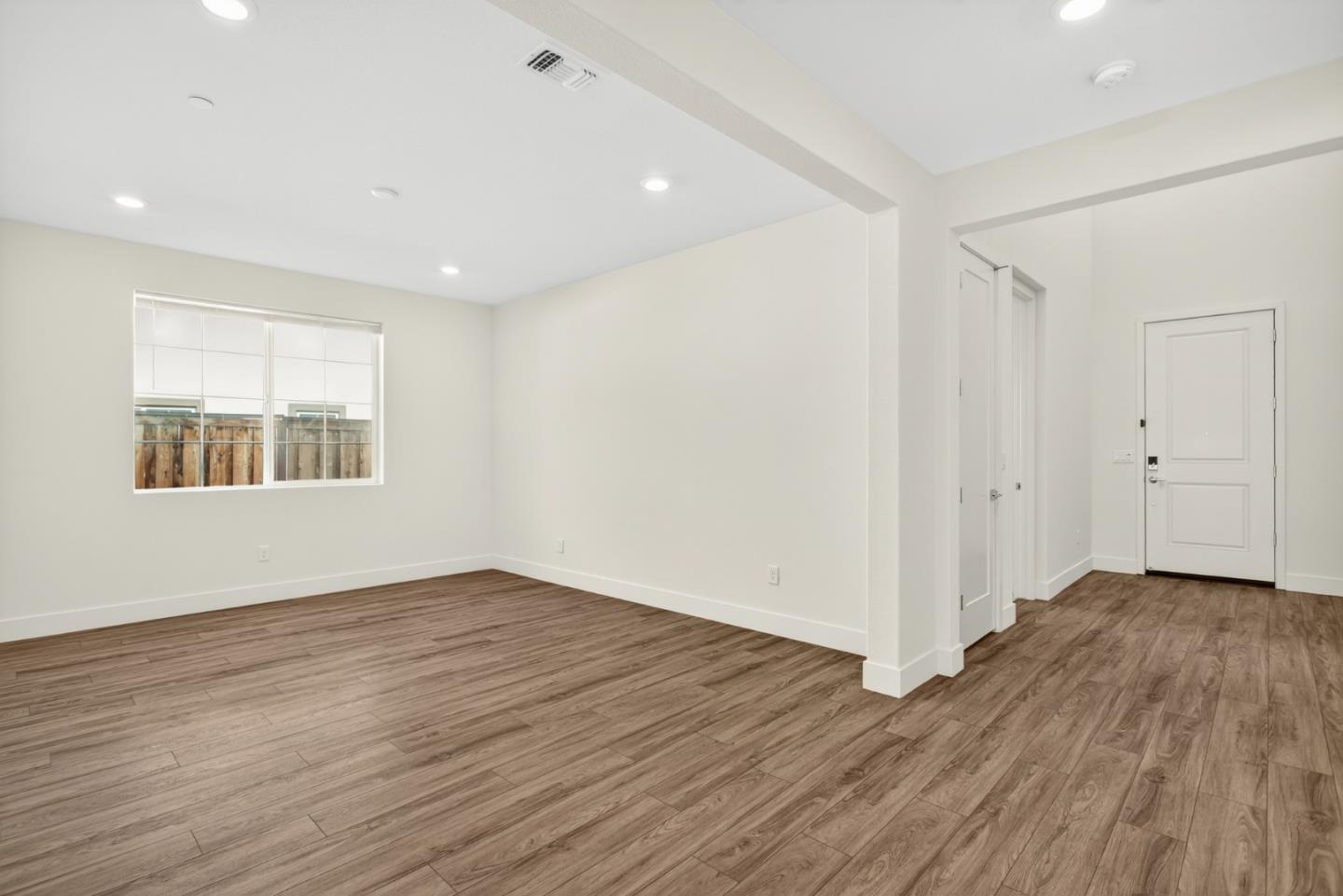 Detail Gallery Image 23 of 72 For 6640 Silverleaf Ct, Tracy,  CA 95377 - 5 Beds | 3/1 Baths