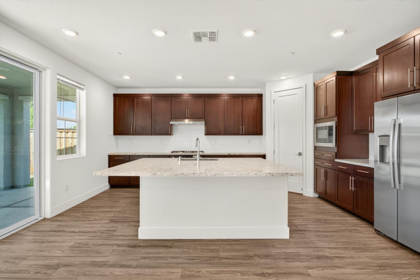 Detail Gallery Image 27 of 72 For 6640 Silverleaf Ct, Tracy,  CA 95377 - 5 Beds | 3/1 Baths
