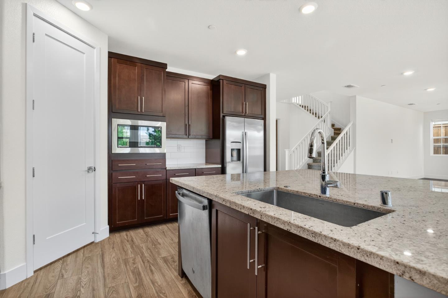 Detail Gallery Image 30 of 72 For 6640 Silverleaf Ct, Tracy,  CA 95377 - 5 Beds | 3/1 Baths