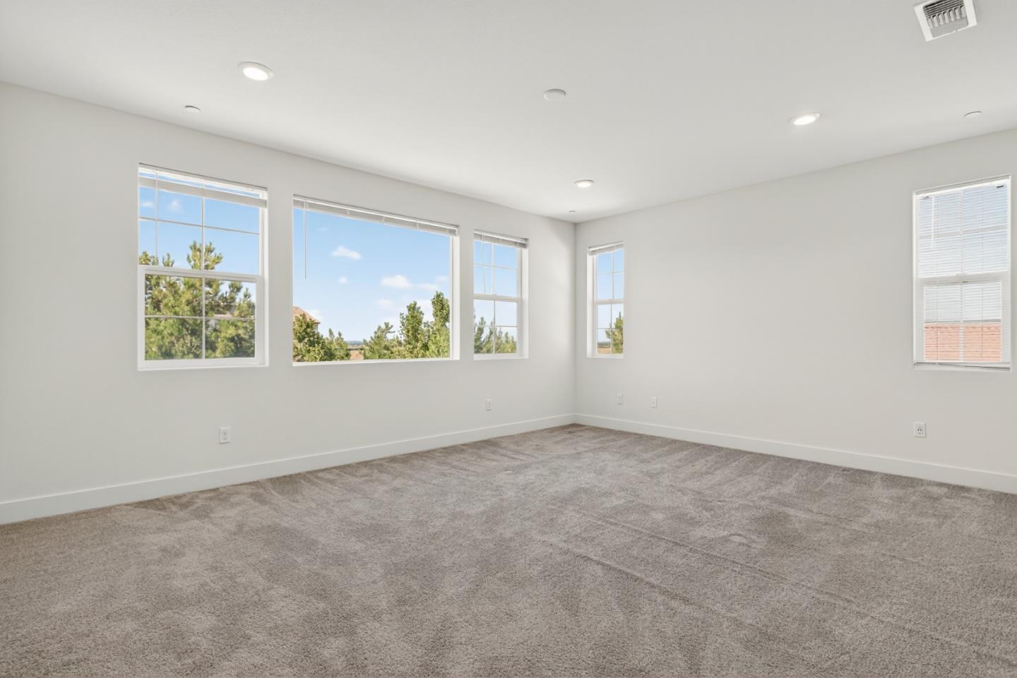 Detail Gallery Image 42 of 72 For 6640 Silverleaf Ct, Tracy,  CA 95377 - 5 Beds | 3/1 Baths