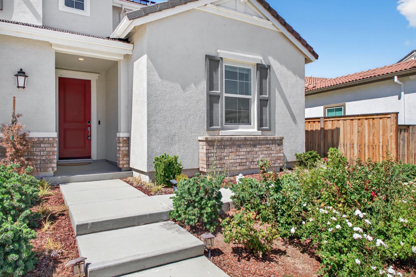 Detail Gallery Image 5 of 72 For 6640 Silverleaf Ct, Tracy,  CA 95377 - 5 Beds | 3/1 Baths