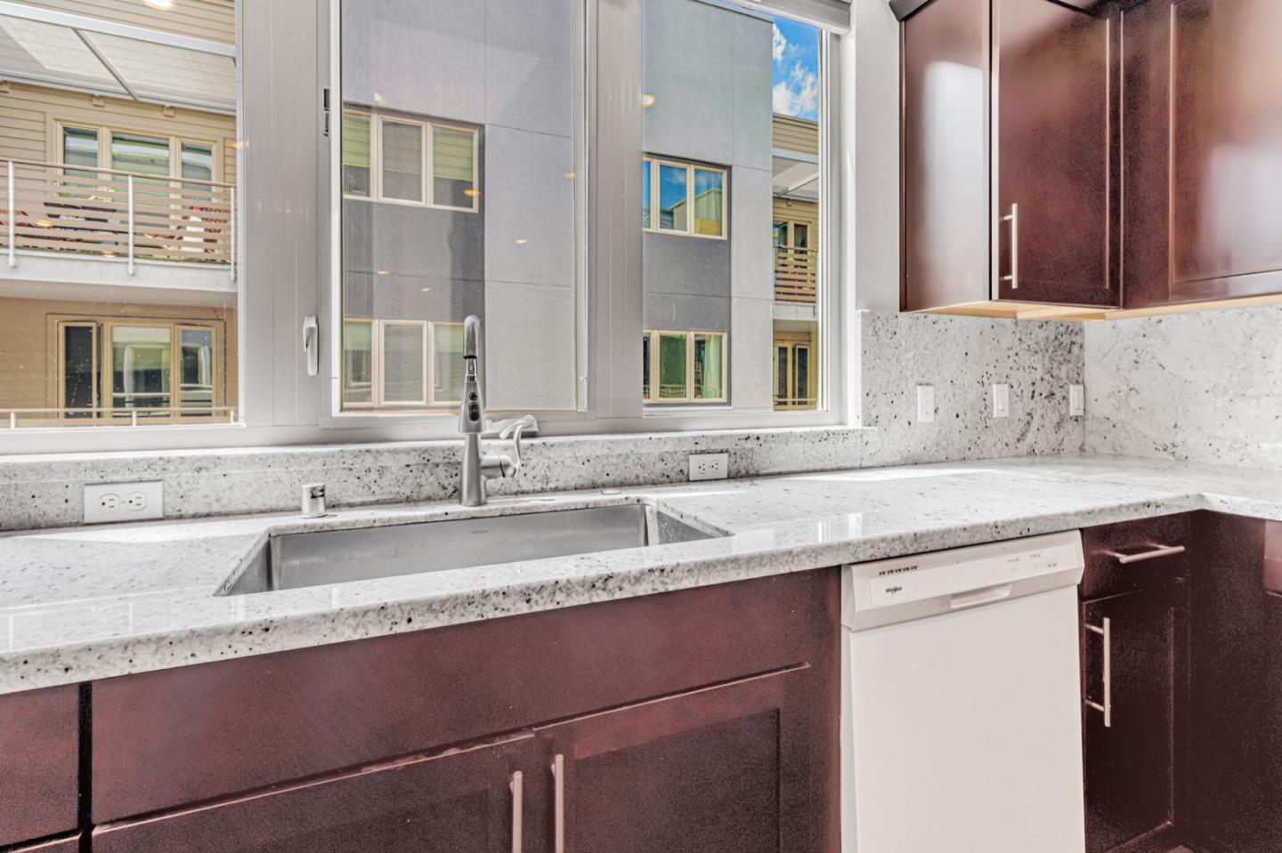 Detail Gallery Image 13 of 37 For 380 Riesling Ave #21,  Milpitas,  CA 95035 - 3 Beds | 2/1 Baths