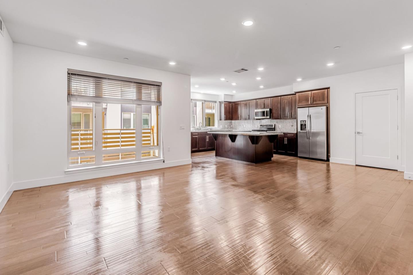 Detail Gallery Image 6 of 37 For 380 Riesling Ave #21,  Milpitas,  CA 95035 - 3 Beds | 2/1 Baths
