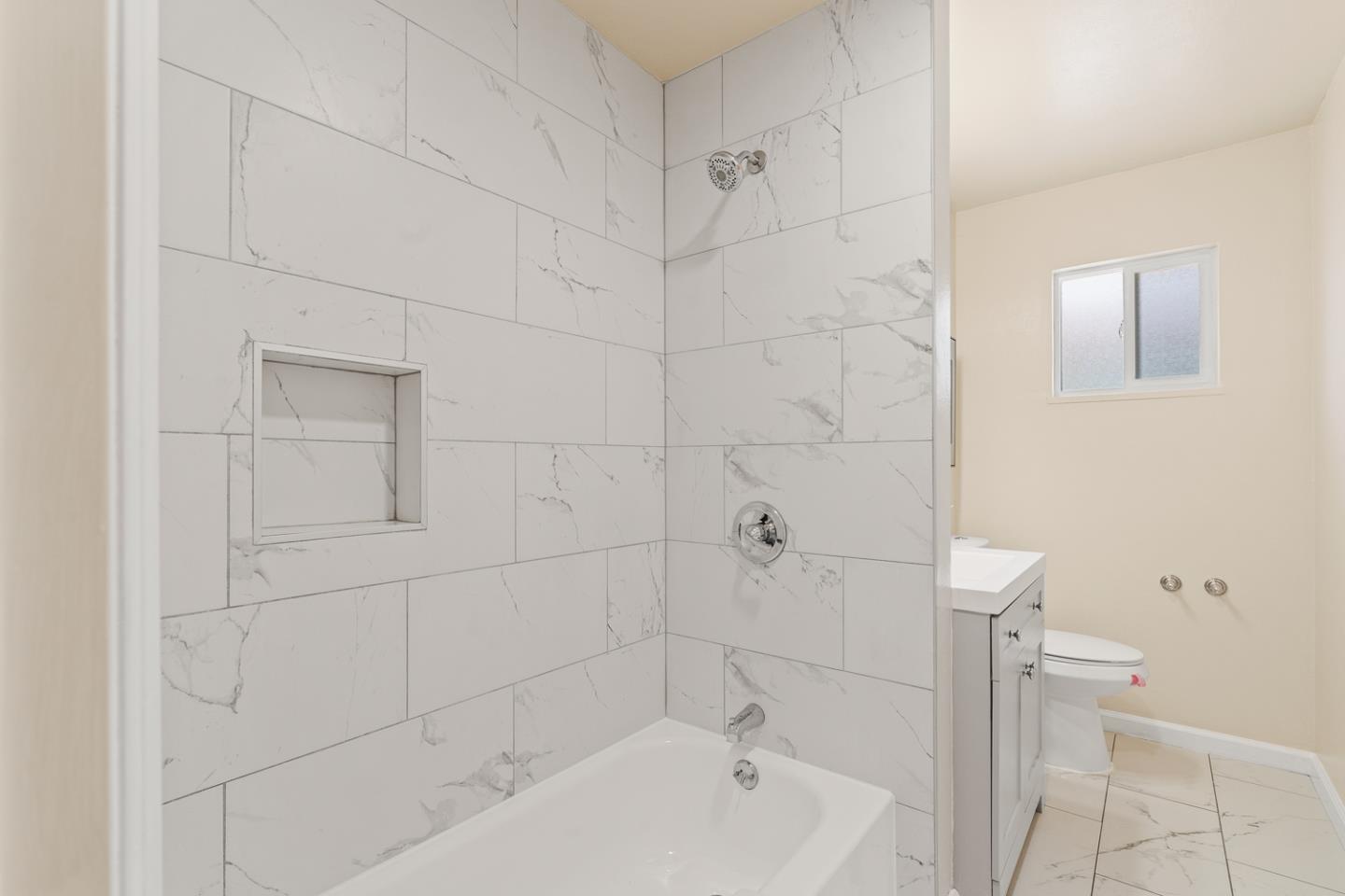 Detail Gallery Image 16 of 33 For 3535 Pitcairn Way, San Jose,  CA 95111 - 4 Beds | 2 Baths