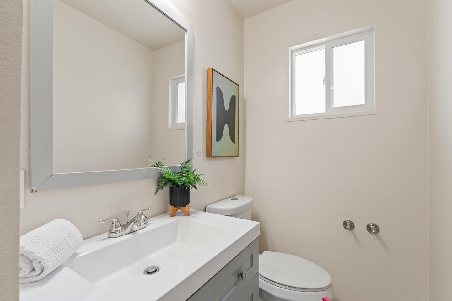 Detail Gallery Image 17 of 33 For 3535 Pitcairn Way, San Jose,  CA 95111 - 4 Beds | 2 Baths