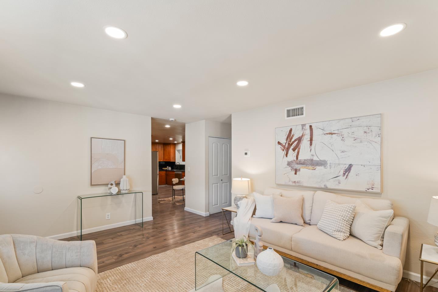 Detail Gallery Image 6 of 33 For 3535 Pitcairn Way, San Jose,  CA 95111 - 4 Beds | 2 Baths