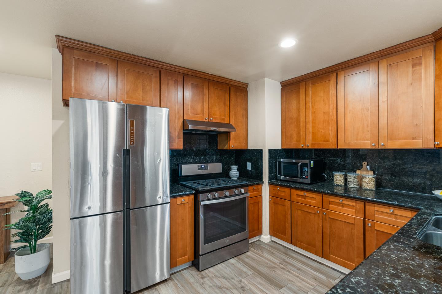 Detail Gallery Image 9 of 33 For 3535 Pitcairn Way, San Jose,  CA 95111 - 4 Beds | 2 Baths