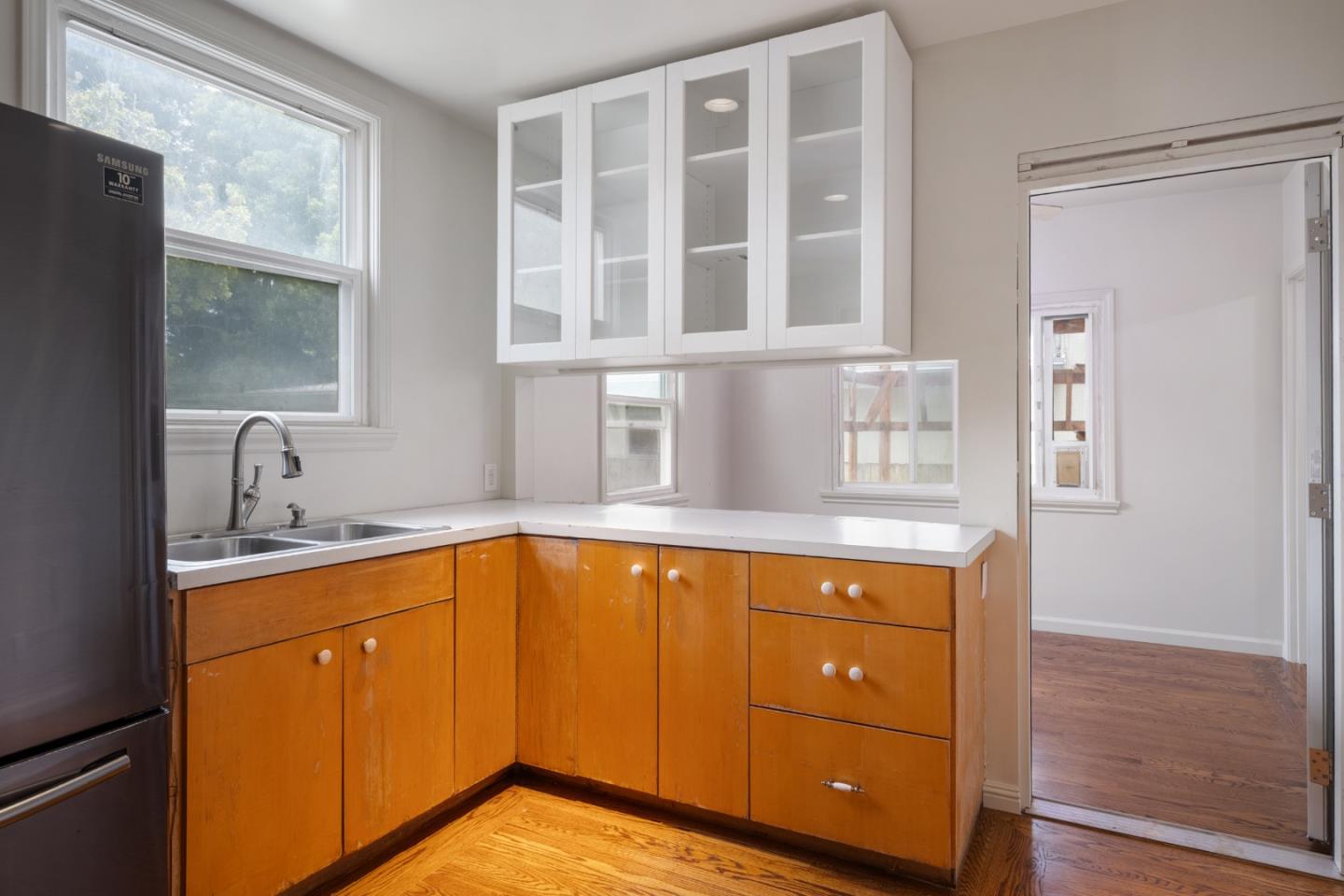 Detail Gallery Image 10 of 40 For 852 Hensley Ave, San Bruno,  CA 94066 - 3 Beds | 1 Baths