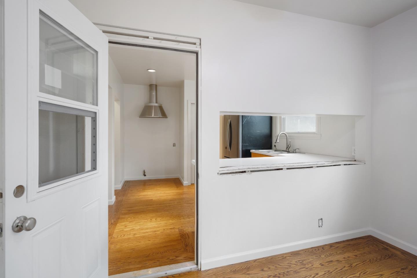 Detail Gallery Image 13 of 40 For 852 Hensley Ave, San Bruno,  CA 94066 - 3 Beds | 1 Baths