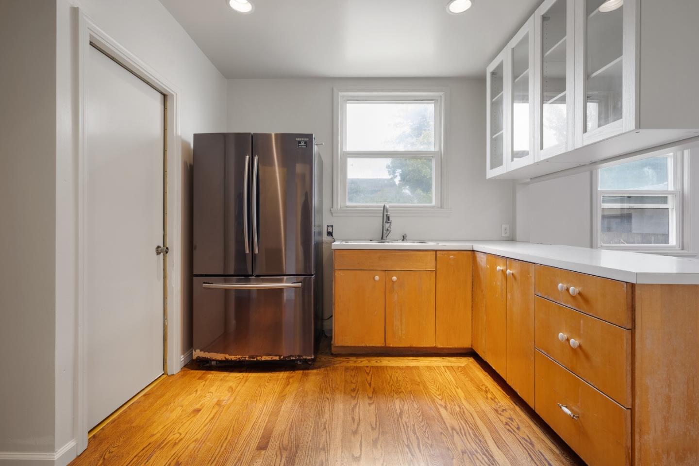 Detail Gallery Image 9 of 40 For 852 Hensley Ave, San Bruno,  CA 94066 - 3 Beds | 1 Baths
