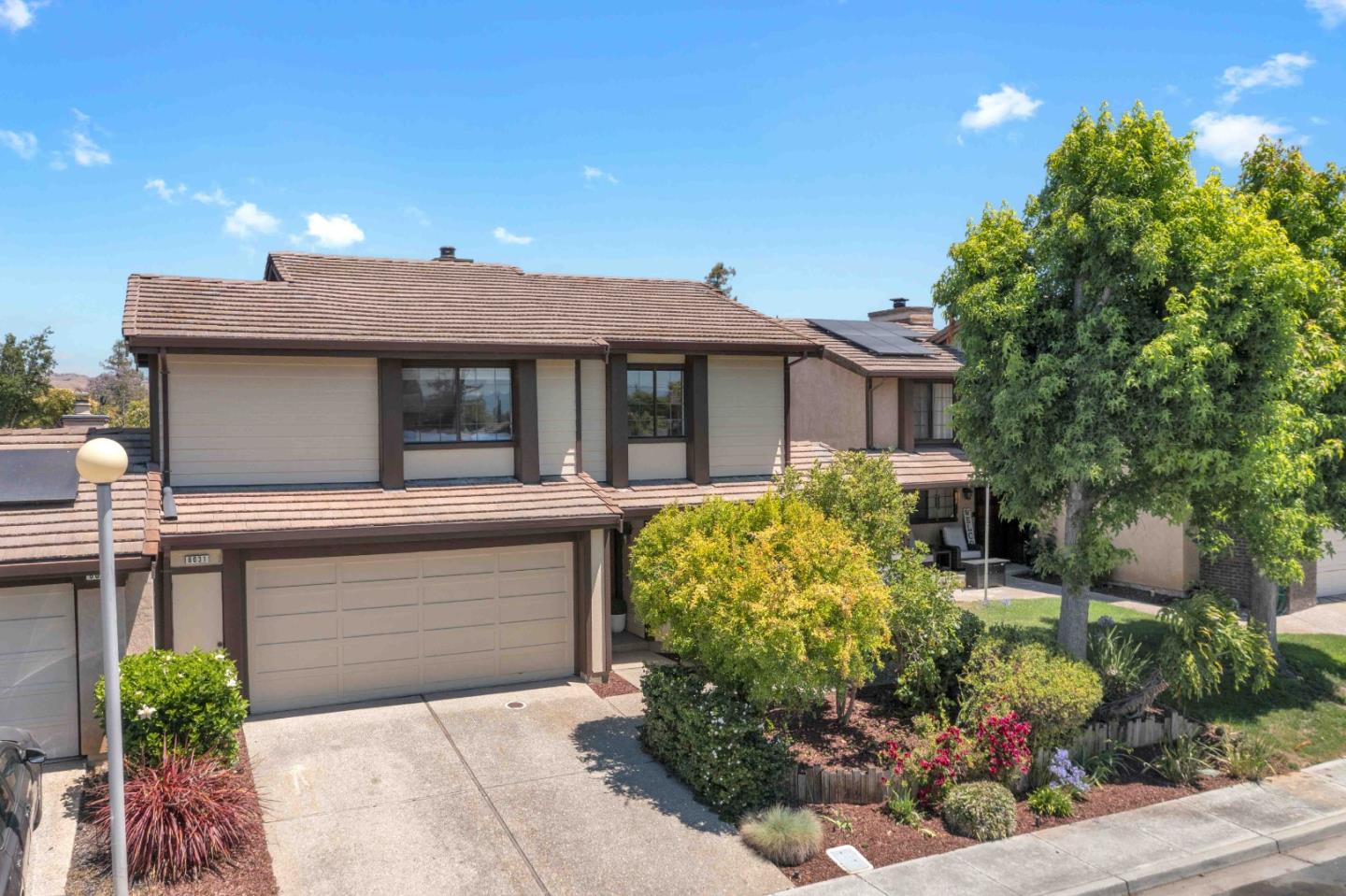 Detail Gallery Image 2 of 49 For 6031 Peppertree Ct, Newark,  CA 94560 - 4 Beds | 2/1 Baths