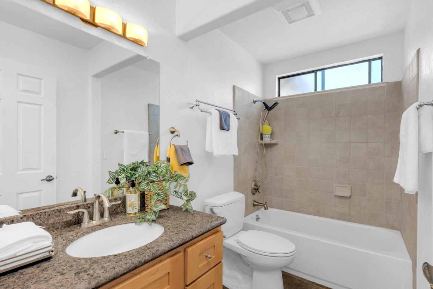 Detail Gallery Image 28 of 49 For 6031 Peppertree Ct, Newark,  CA 94560 - 4 Beds | 2/1 Baths