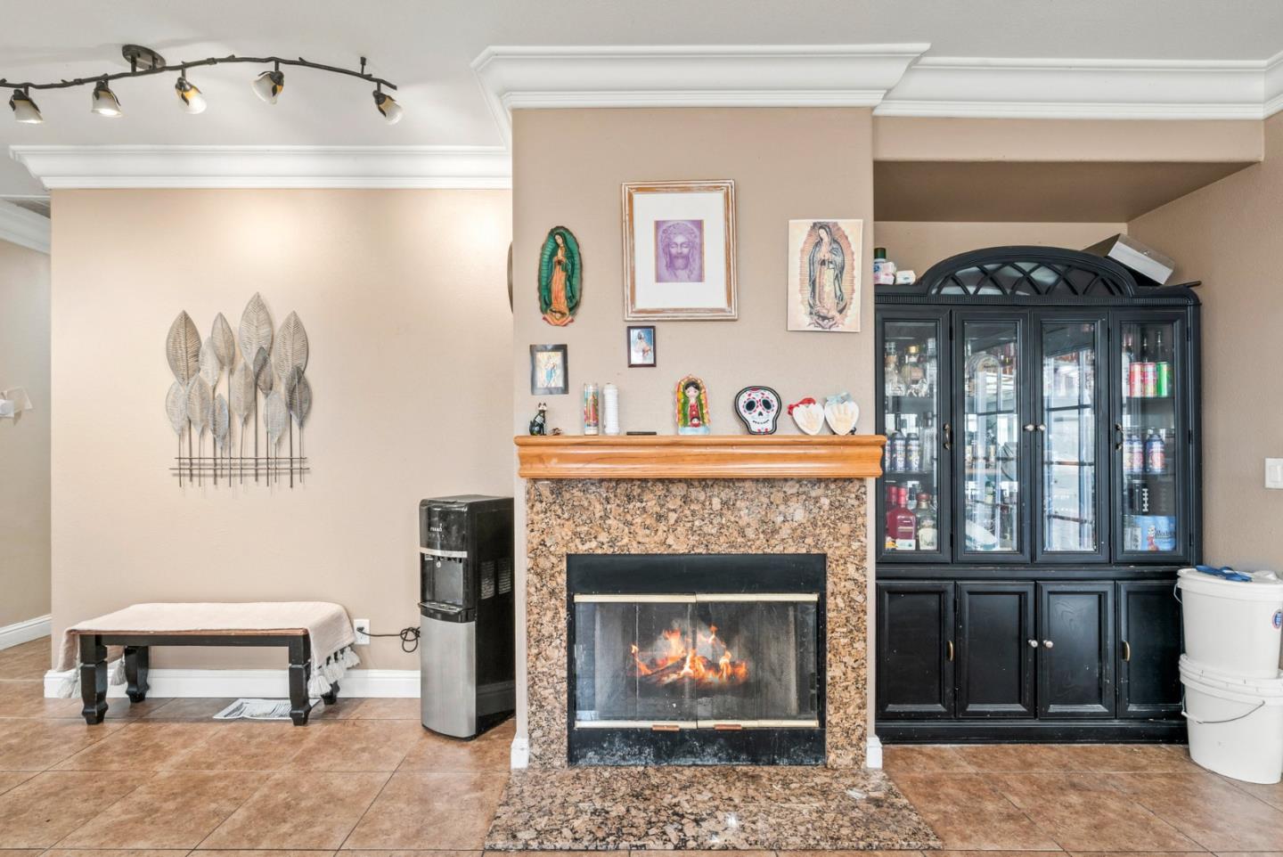 Detail Gallery Image 16 of 41 For 921 Steinbeck Dr, Hollister,  CA 95023 - 4 Beds | 2 Baths
