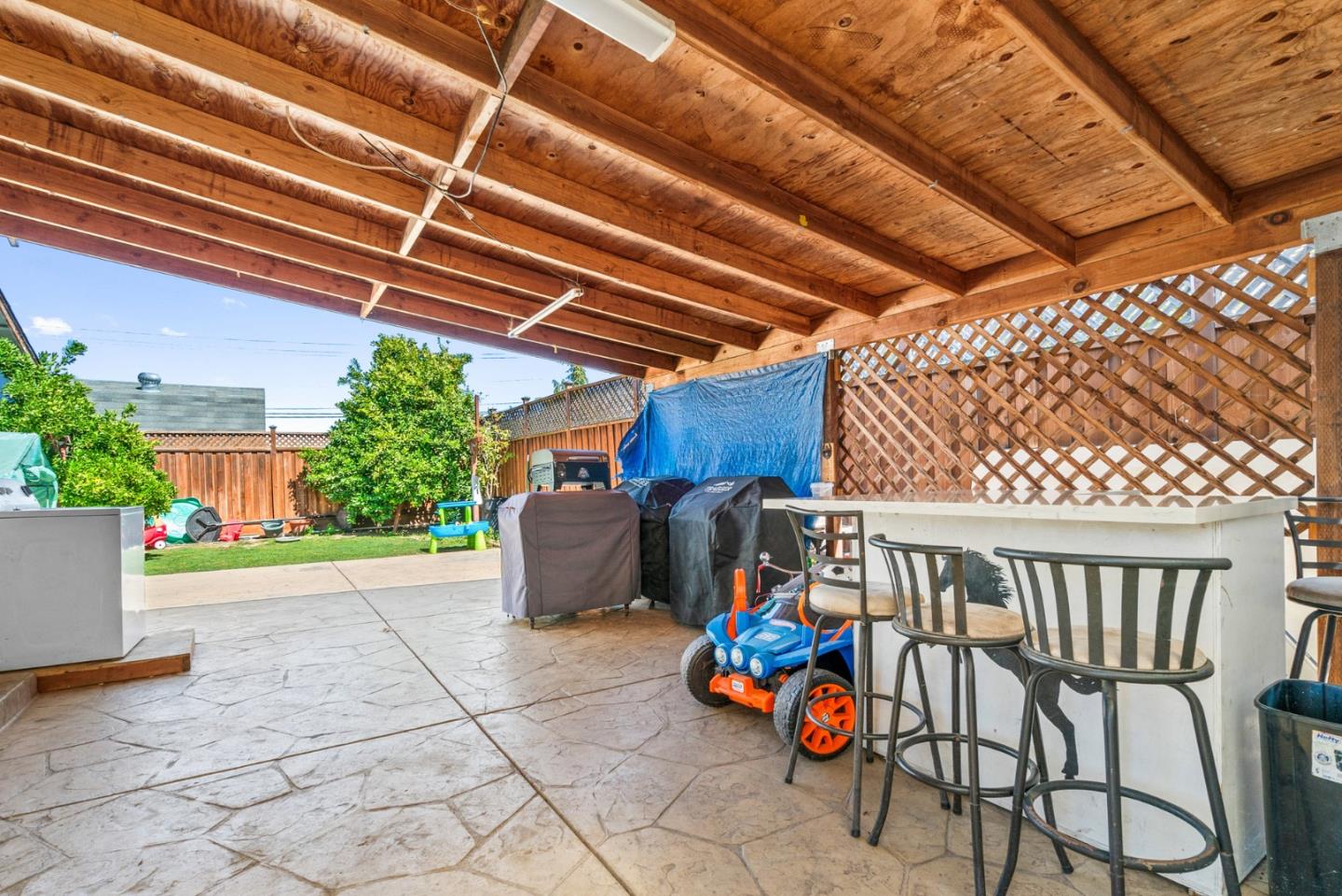 Detail Gallery Image 28 of 41 For 921 Steinbeck Dr, Hollister,  CA 95023 - 4 Beds | 2 Baths