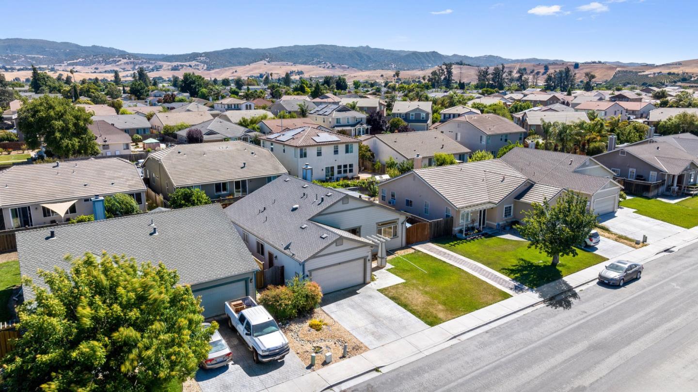 Detail Gallery Image 39 of 41 For 921 Steinbeck Dr, Hollister,  CA 95023 - 4 Beds | 2 Baths