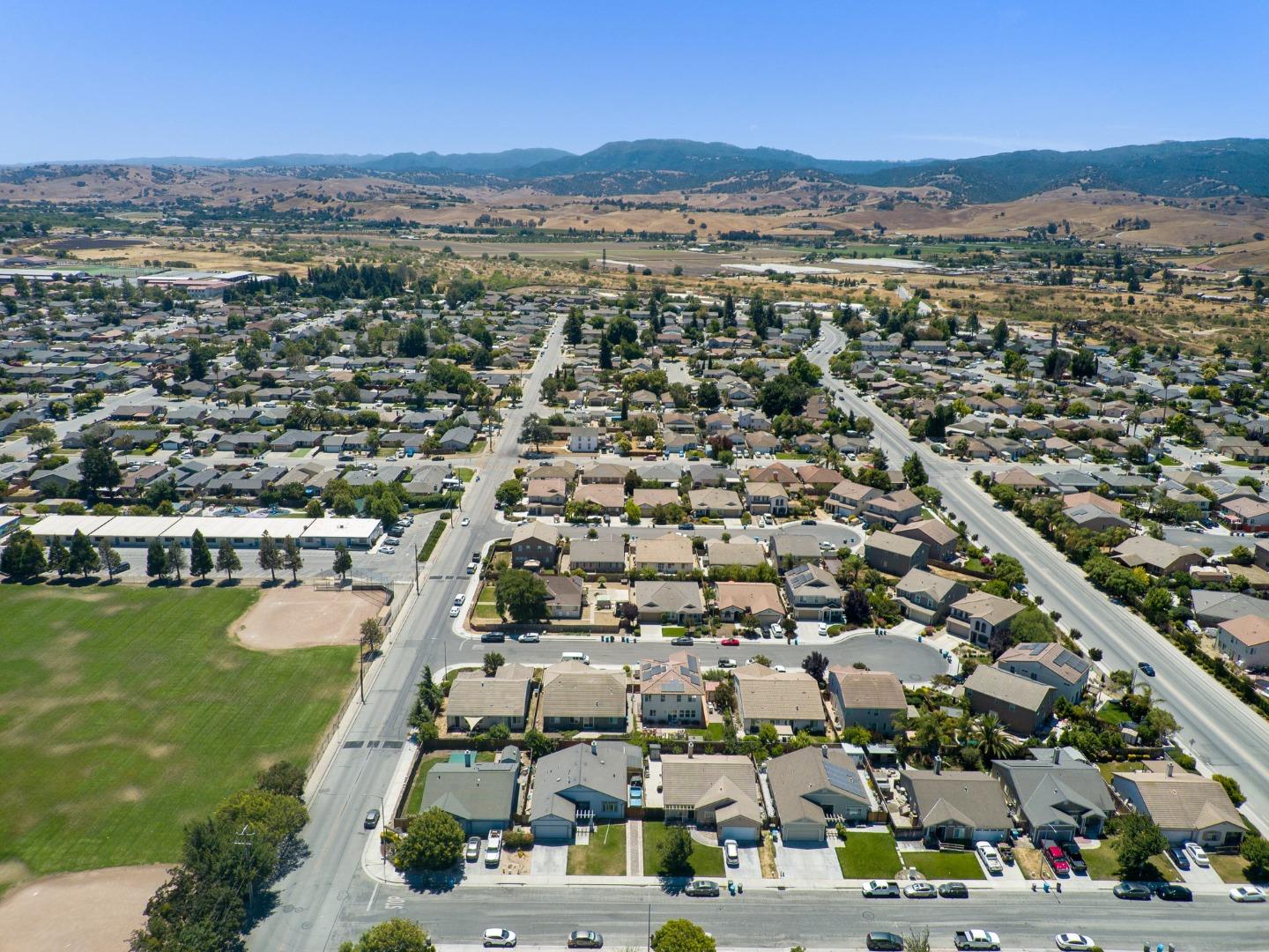 Detail Gallery Image 41 of 41 For 921 Steinbeck Dr, Hollister,  CA 95023 - 4 Beds | 2 Baths