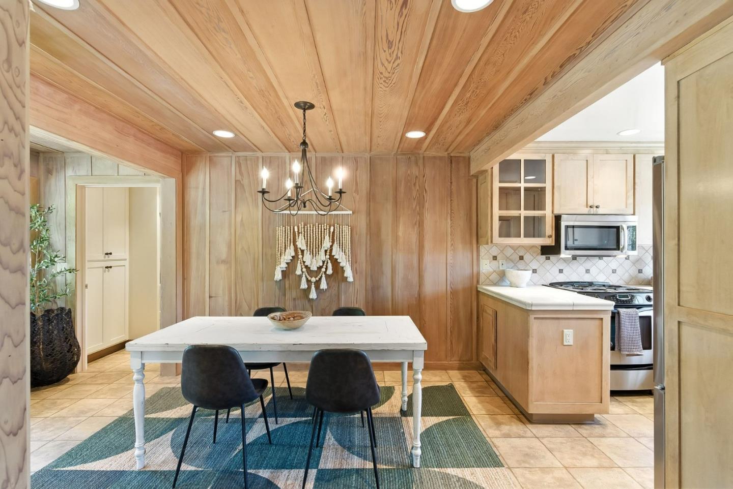 Detail Gallery Image 17 of 34 For 711 Riverview Dr, Capitola,  CA 95010 - 2 Beds | 2 Baths