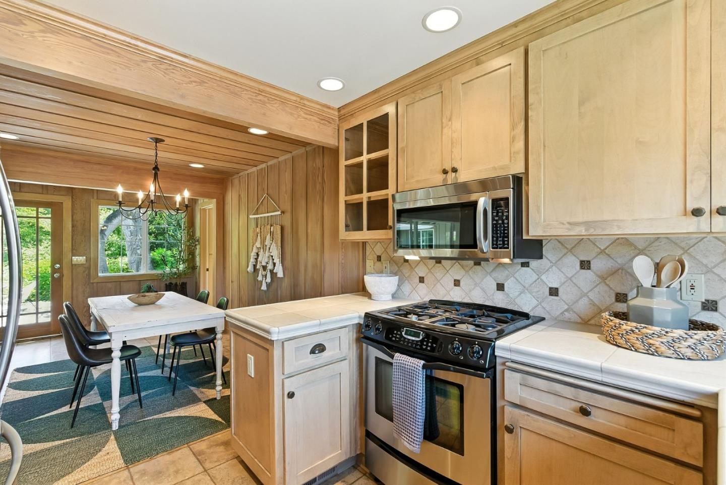 Detail Gallery Image 20 of 34 For 711 Riverview Dr, Capitola,  CA 95010 - 2 Beds | 2 Baths
