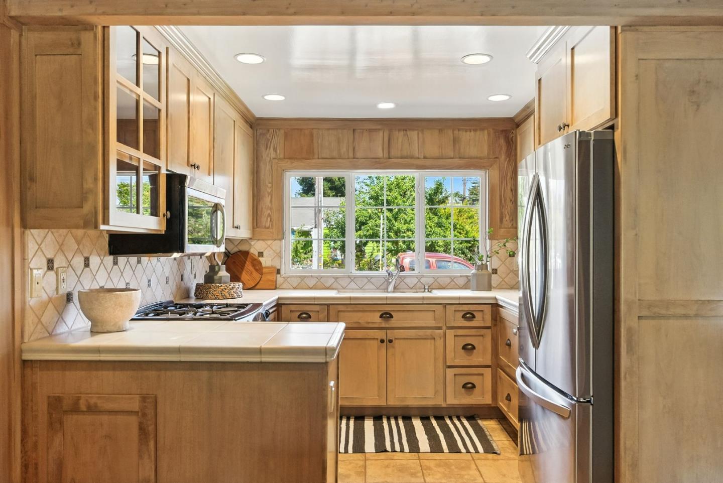 Detail Gallery Image 22 of 34 For 711 Riverview Dr, Capitola,  CA 95010 - 2 Beds | 2 Baths
