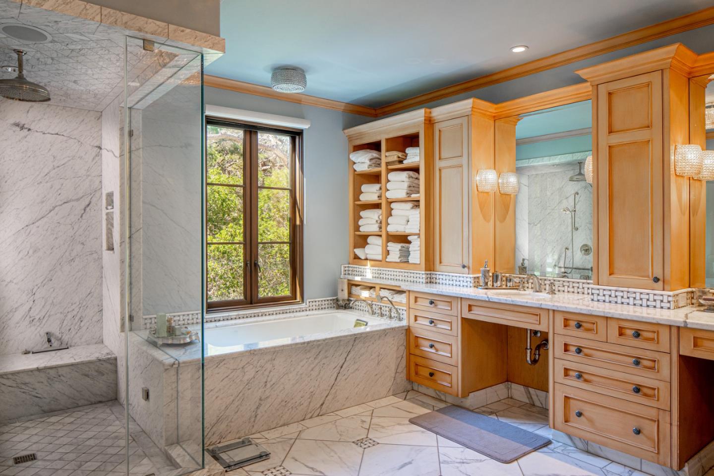Detail Gallery Image 13 of 23 For 1565 Riata Rd, Pebble Beach,  CA 93953 - 5 Beds | 5/2 Baths