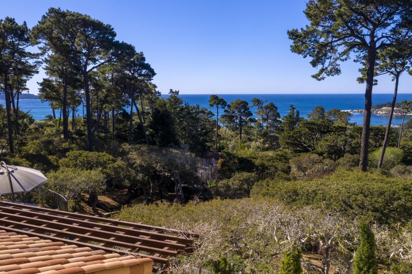 Detail Gallery Image 3 of 23 For 1565 Riata Rd, Pebble Beach,  CA 93953 - 5 Beds | 5/2 Baths