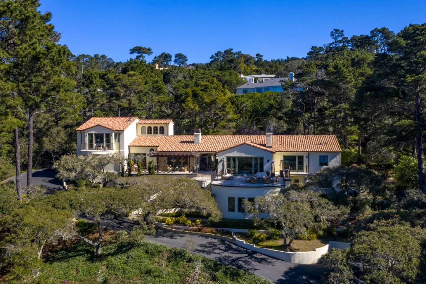 Detail Gallery Image 4 of 23 For 1565 Riata Rd, Pebble Beach,  CA 93953 - 5 Beds | 5/2 Baths