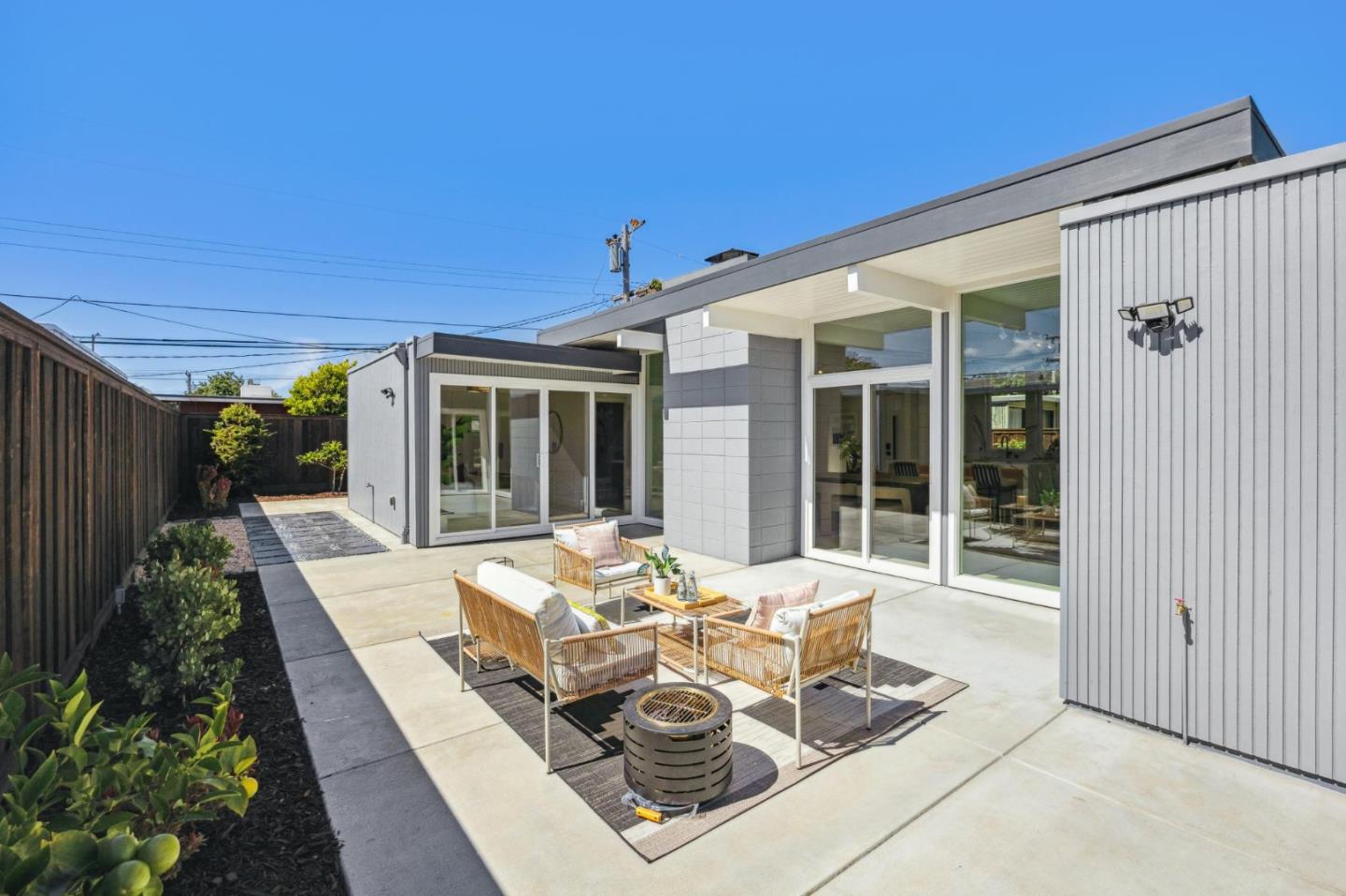 Detail Gallery Image 71 of 109 For 683 Vanessa Dr, San Mateo,  CA 94402 - 3 Beds | 2 Baths