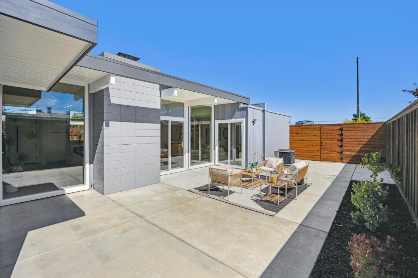 Detail Gallery Image 72 of 109 For 683 Vanessa Dr, San Mateo,  CA 94402 - 3 Beds | 2 Baths