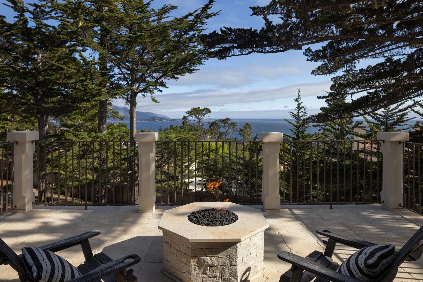 Detail Gallery Image 4 of 52 For 1246 Portola Rd, Pebble Beach,  CA 93953 - 5 Beds | 6/1 Baths