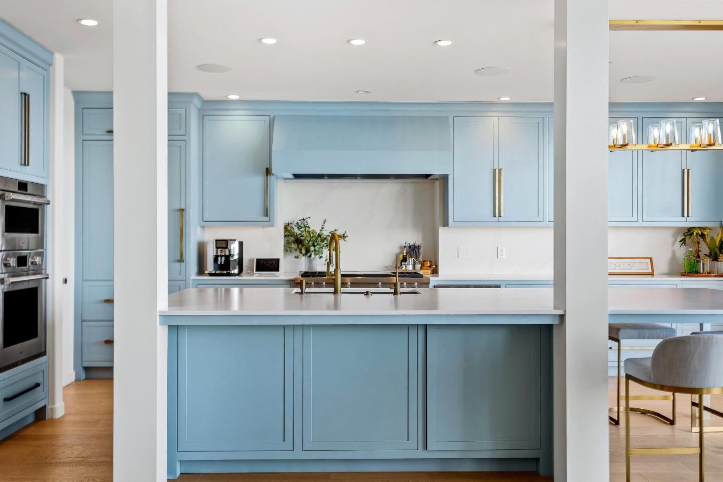 Detail Gallery Image 12 of 81 For 108 Grove Ln, Capitola,  CA 95010 - 4 Beds | 4/1 Baths