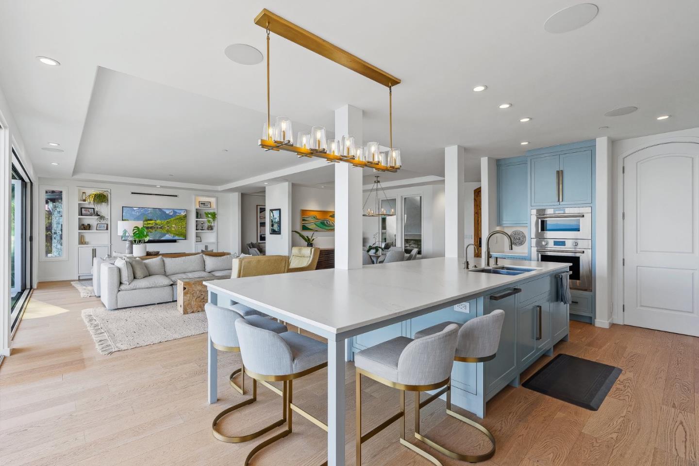 Detail Gallery Image 16 of 81 For 108 Grove Ln, Capitola,  CA 95010 - 4 Beds | 4/1 Baths