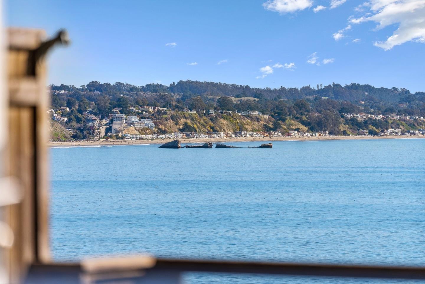 Detail Gallery Image 24 of 81 For 108 Grove Ln, Capitola,  CA 95010 - 4 Beds | 4/1 Baths