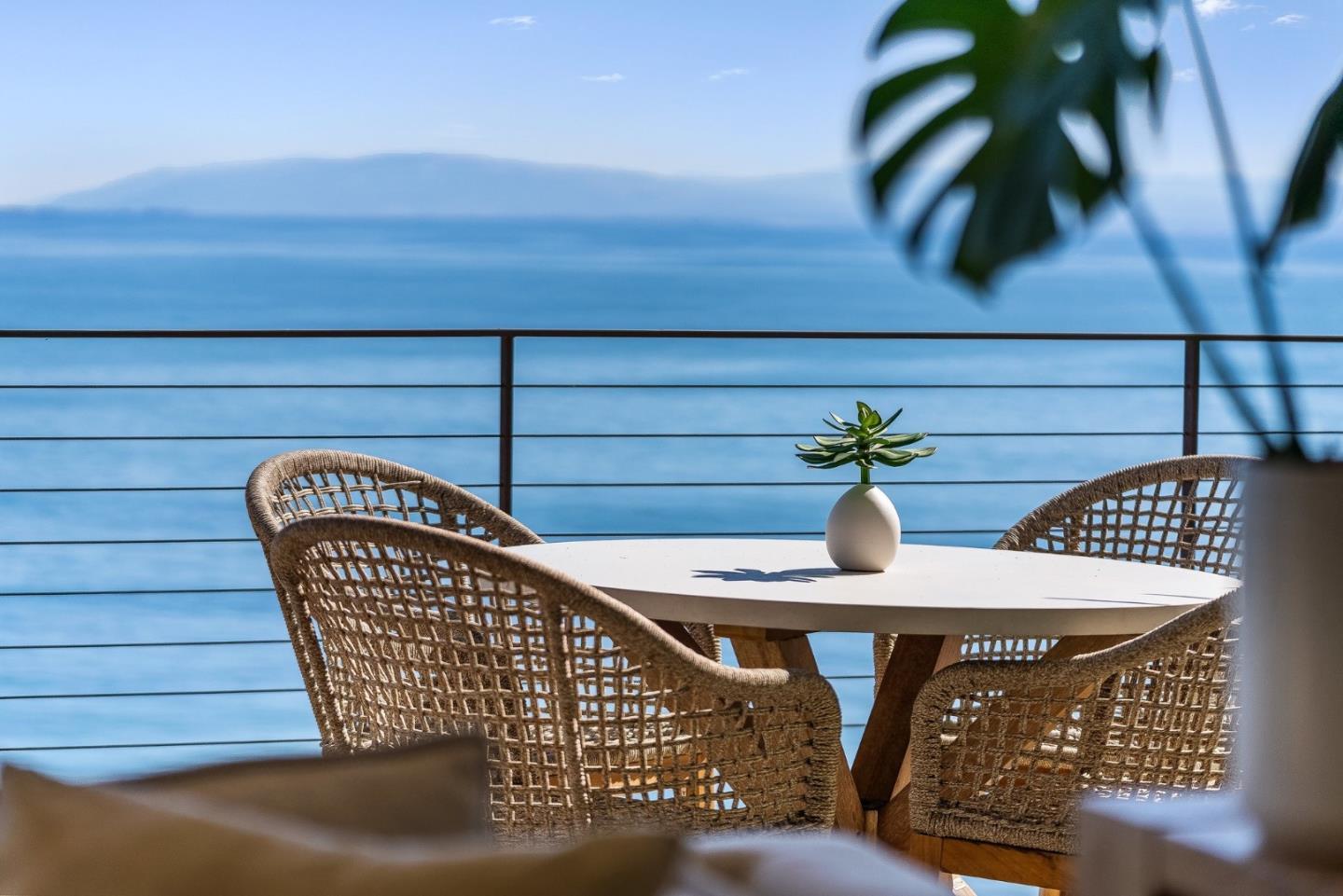 Detail Gallery Image 26 of 81 For 108 Grove Ln, Capitola,  CA 95010 - 4 Beds | 4/1 Baths