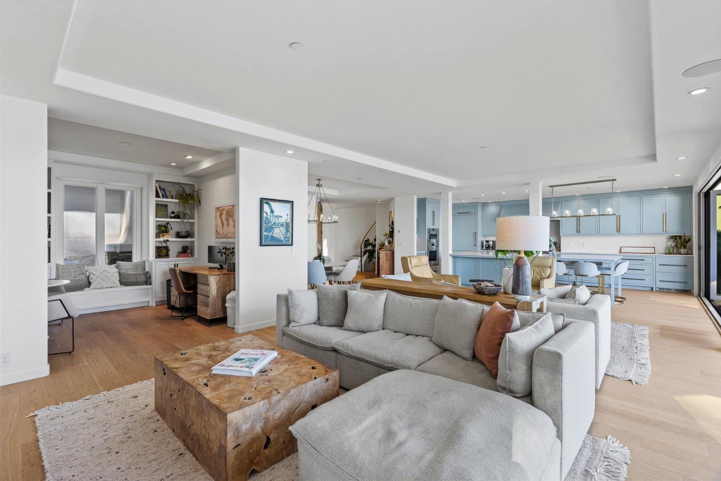 Detail Gallery Image 31 of 81 For 108 Grove Ln, Capitola,  CA 95010 - 4 Beds | 4/1 Baths