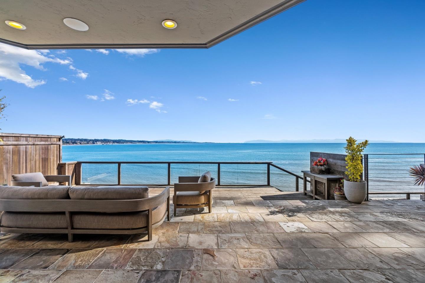 Detail Gallery Image 35 of 81 For 108 Grove Ln, Capitola,  CA 95010 - 4 Beds | 4/1 Baths