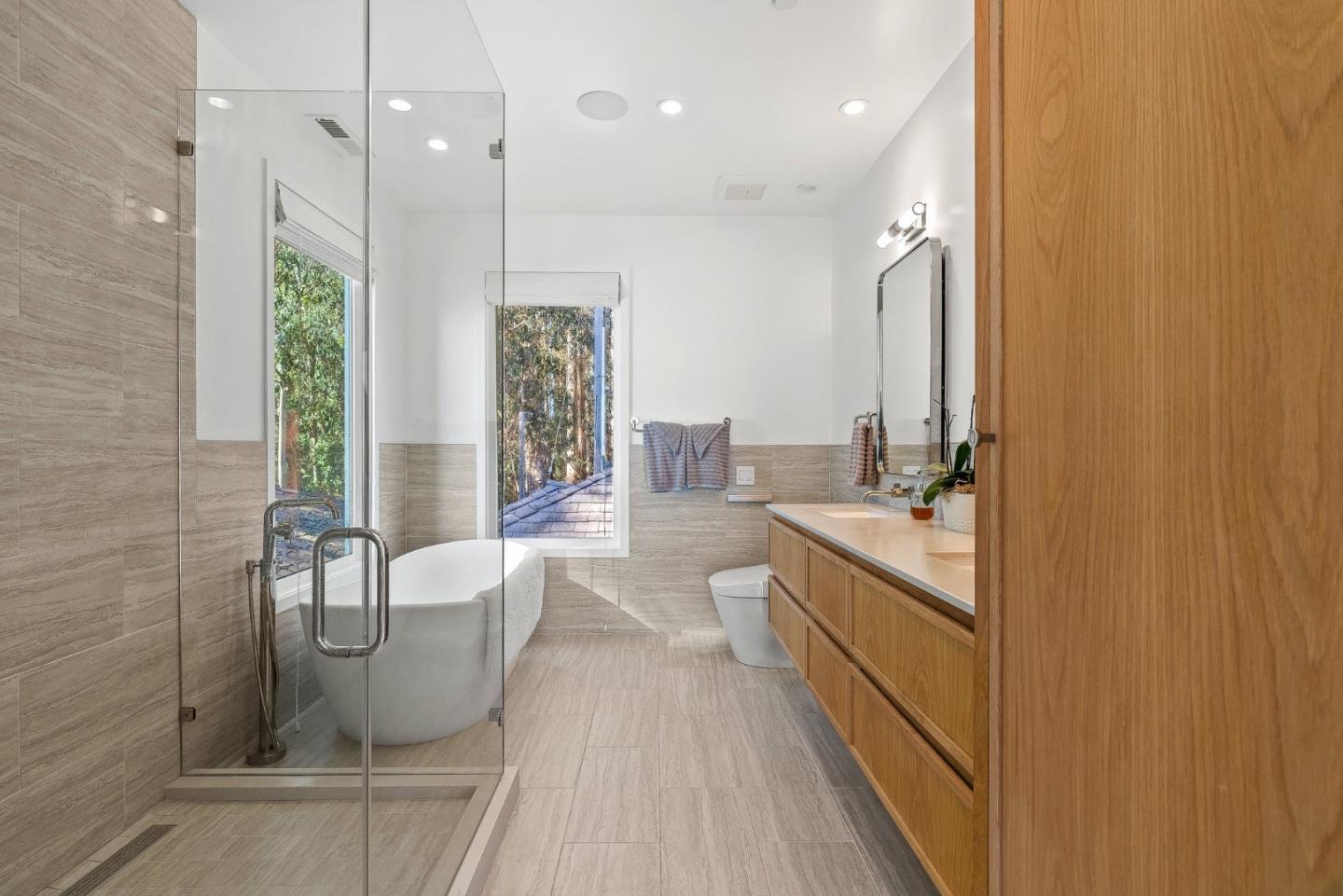 Detail Gallery Image 49 of 81 For 108 Grove Ln, Capitola,  CA 95010 - 4 Beds | 4/1 Baths