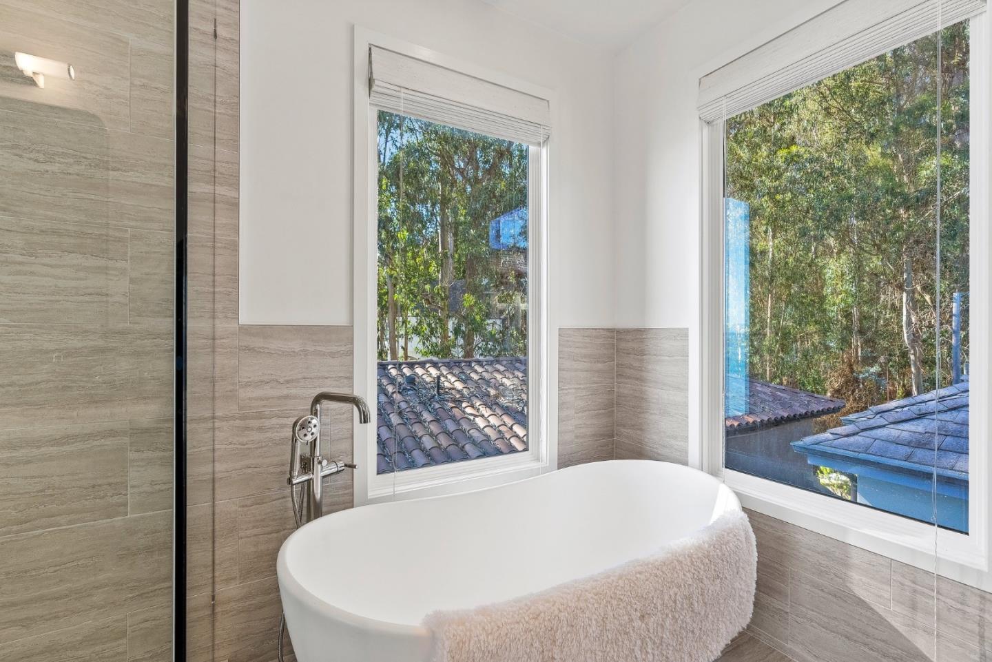 Detail Gallery Image 51 of 81 For 108 Grove Ln, Capitola,  CA 95010 - 4 Beds | 4/1 Baths