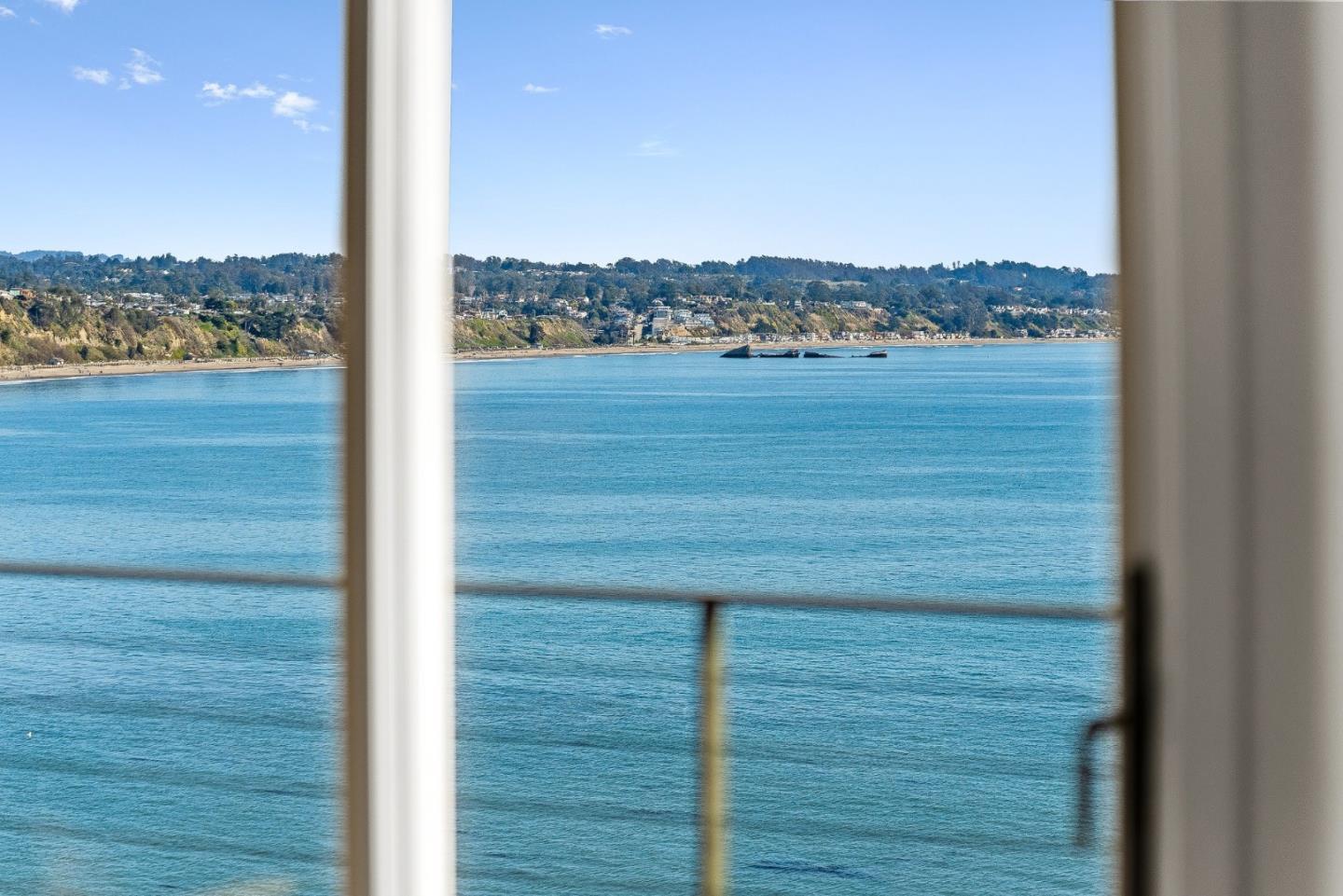 Detail Gallery Image 57 of 81 For 108 Grove Ln, Capitola,  CA 95010 - 4 Beds | 4/1 Baths