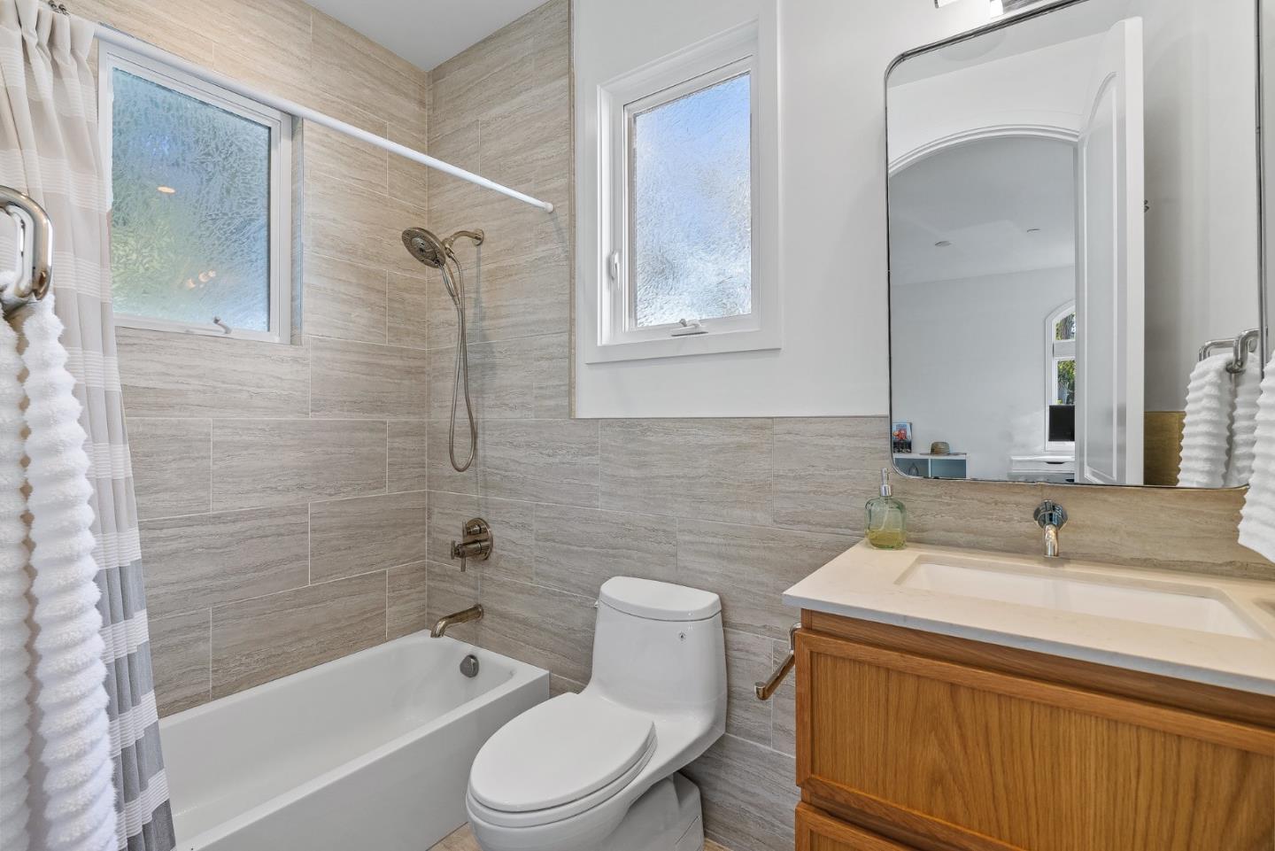 Detail Gallery Image 71 of 81 For 108 Grove Ln, Capitola,  CA 95010 - 4 Beds | 4/1 Baths