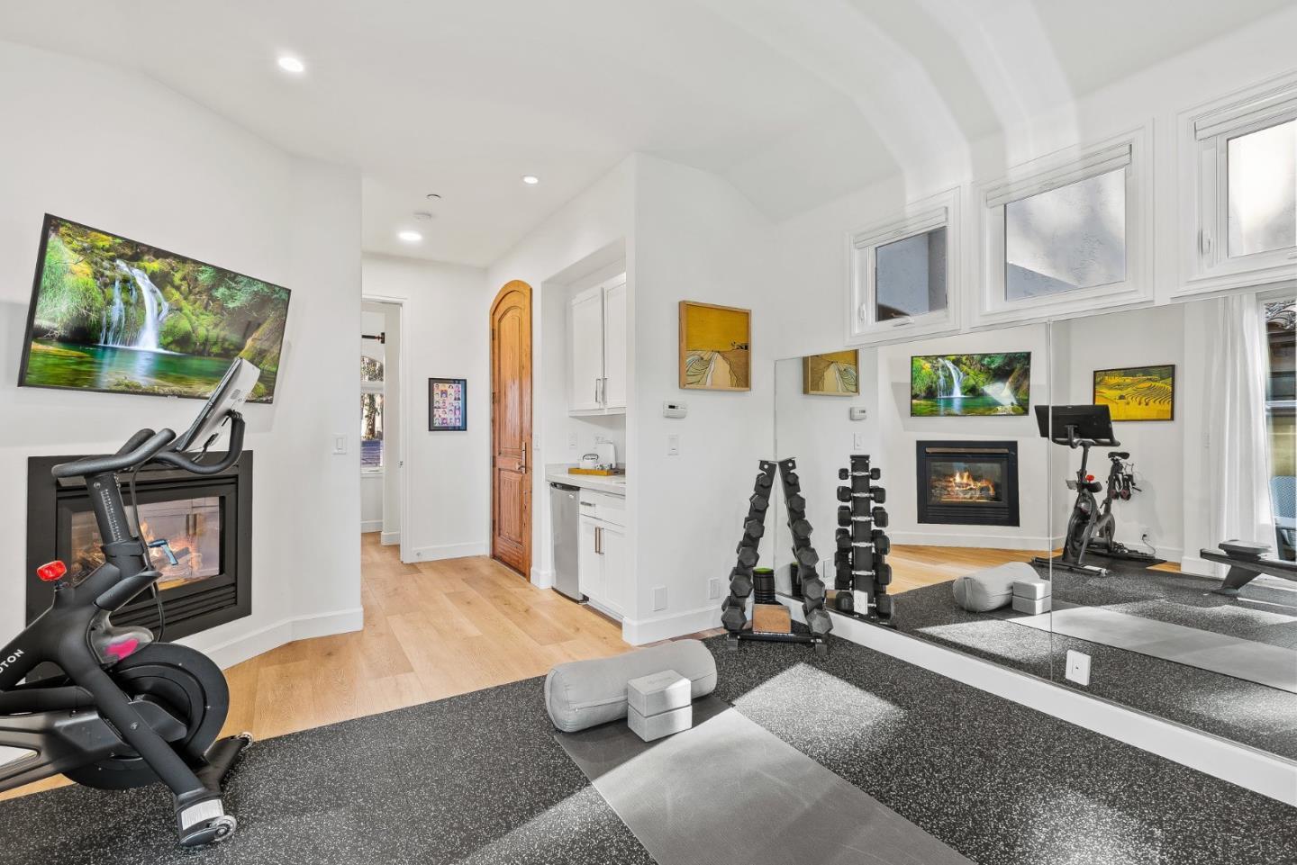 Detail Gallery Image 78 of 81 For 108 Grove Ln, Capitola,  CA 95010 - 4 Beds | 4/1 Baths